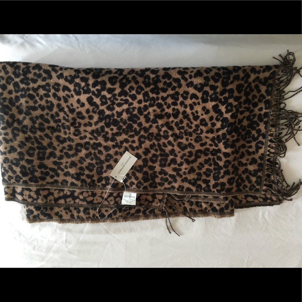 Banana Republic leopard winter scarf / wrap